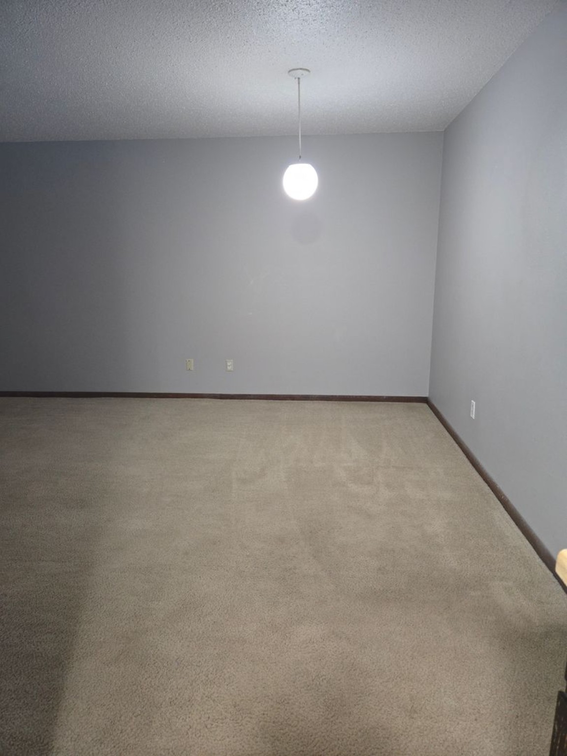 Courtwood one-bedroom apartment dining area
