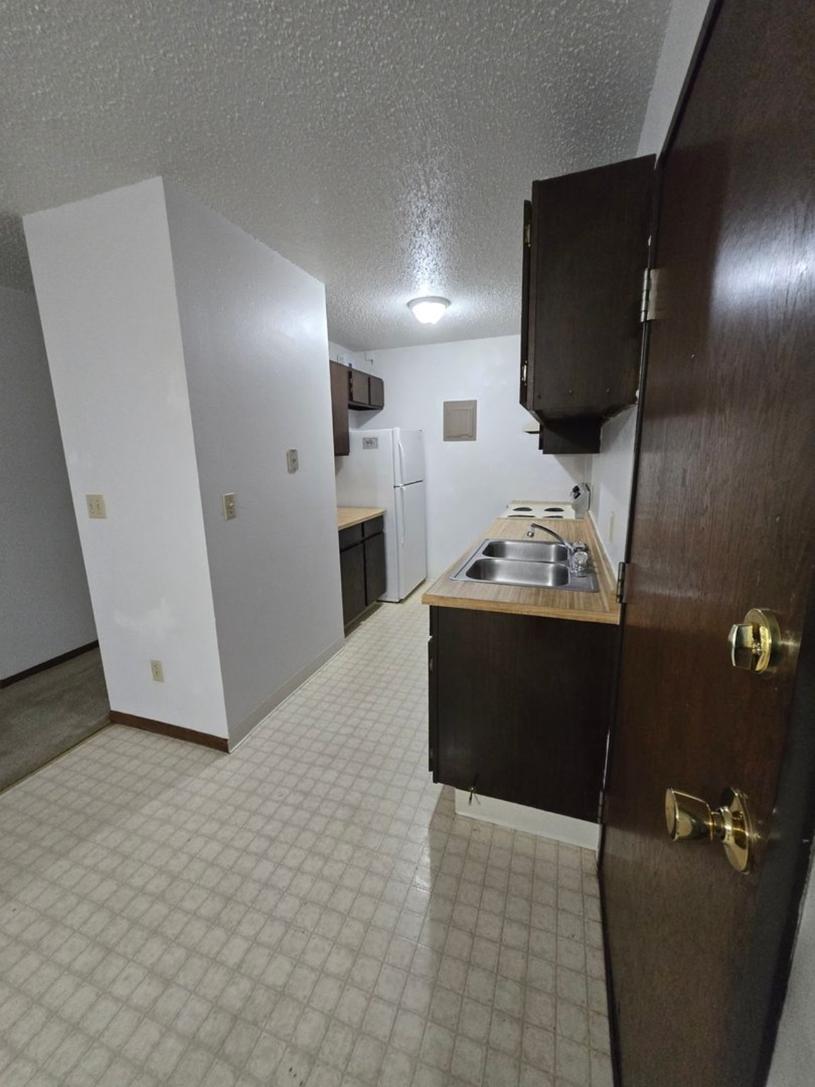 Courtwood two-bedroom apartment kitchen