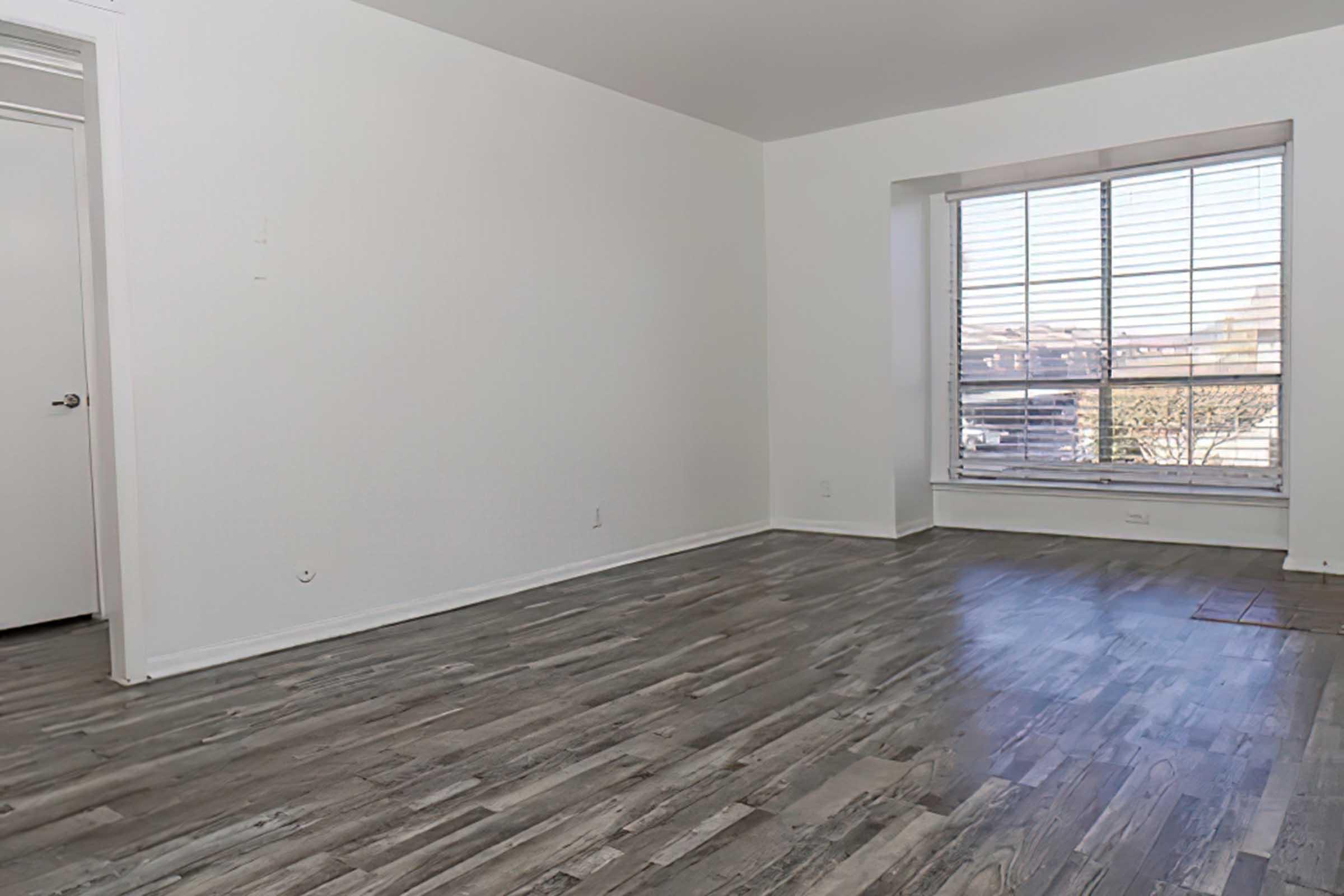 Berkshire Square unfurnished apartment room